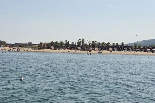 Campionamenti acqua di mare a Licola e Varcaturo, non rilevate presenza di alghe tossiche né contaminazione fecale